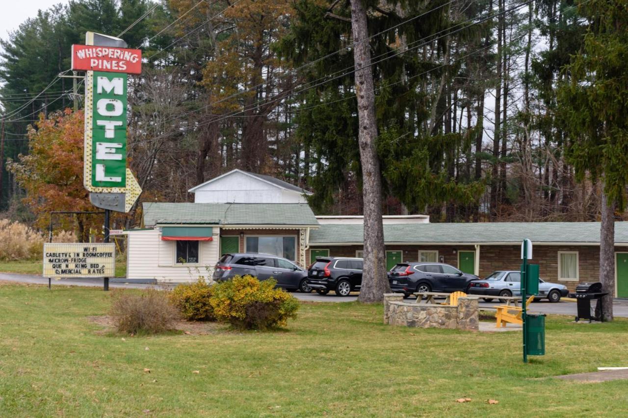 Whispering Pines Motel - Asheville Eksteriør billede