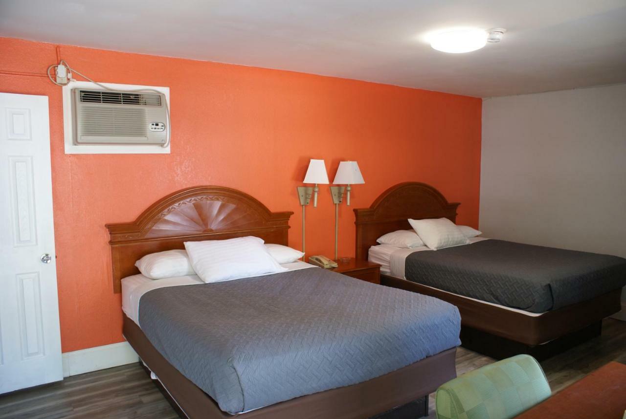 Whispering Pines Motel - Asheville Eksteriør billede